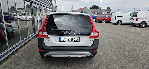 Volvo XC70 10 of 26