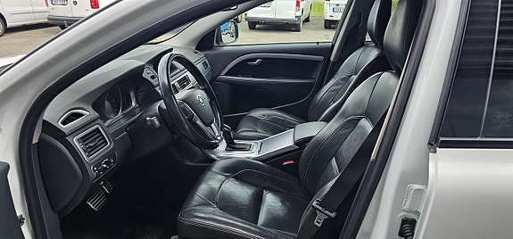 Volvo XC70 11 of 26