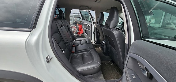 Volvo XC70 18 of 26