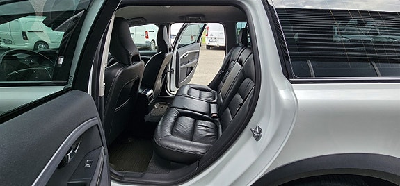 Volvo XC70 17 of 26