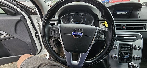 Volvo XC70 15 of 26
