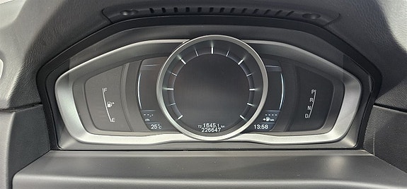 Volvo XC70 12 of 26