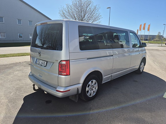 Volkswagen Caravelle 3 of 5