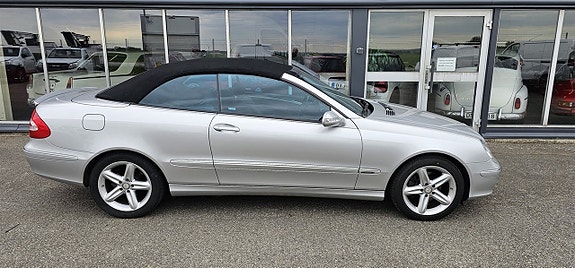 Mercedes-Benz CLK240 5 of 5