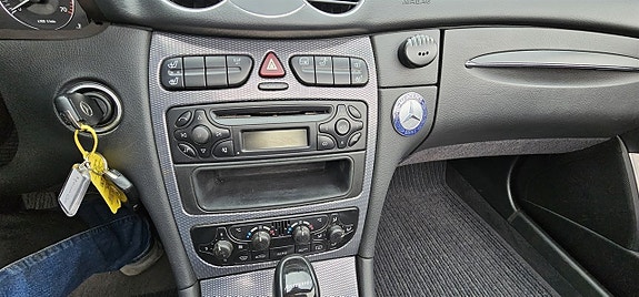 Mercedes-Benz CLK240 14 of 22