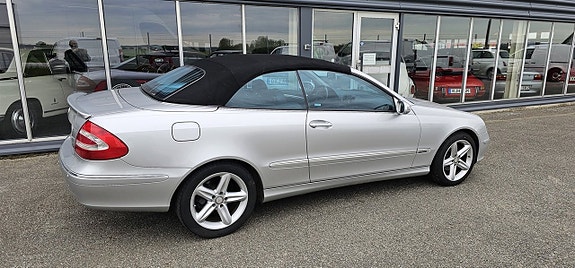 Mercedes-Benz CLK240 6 of 22