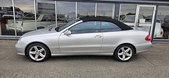 Mercedes-Benz CLK240 2 of 5