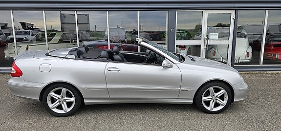 Mercedes-Benz CLK240 9 of 22