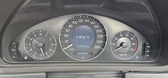 Mercedes-Benz CLK240 13 of 22