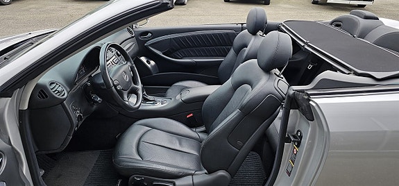 Mercedes-Benz CLK240 12 of 22