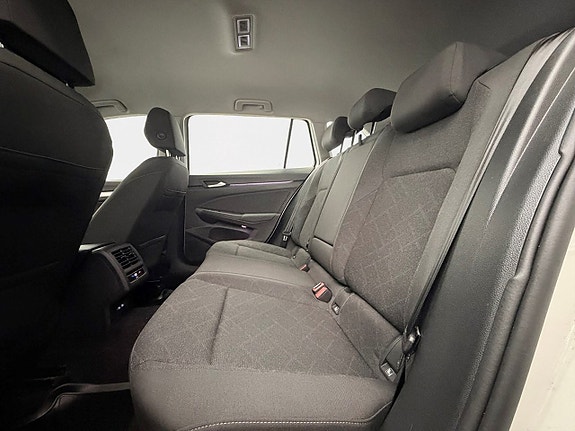 Volkswagen Golf VIII 14 of 30