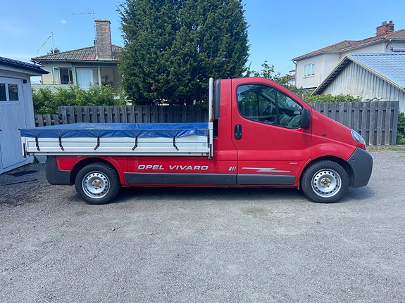 Opel Vivaro 2 of 10