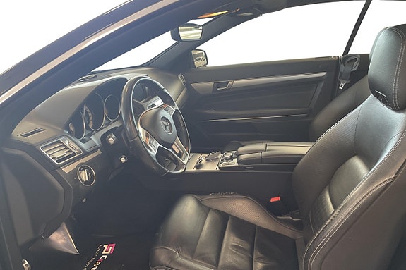 Mercedes-Benz E320 11 of 11