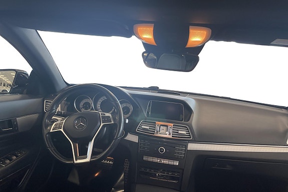 Mercedes-Benz E320 8 of 11