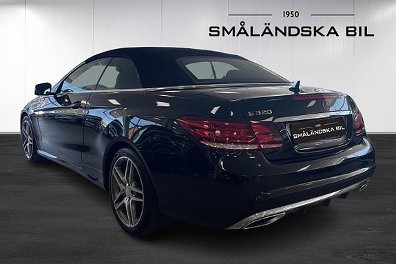 Mercedes-Benz E320 3 of 5