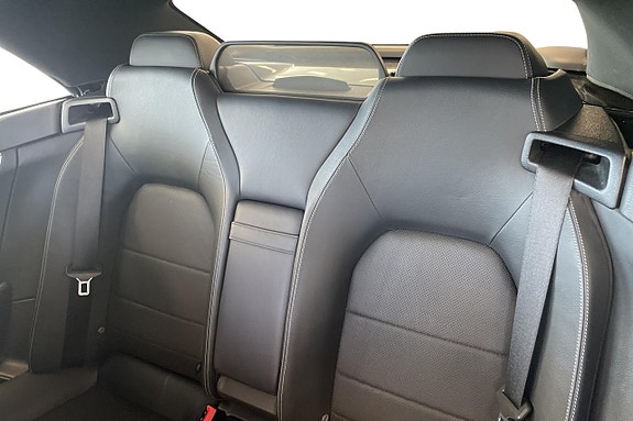 Mercedes-Benz E320 10 of 11