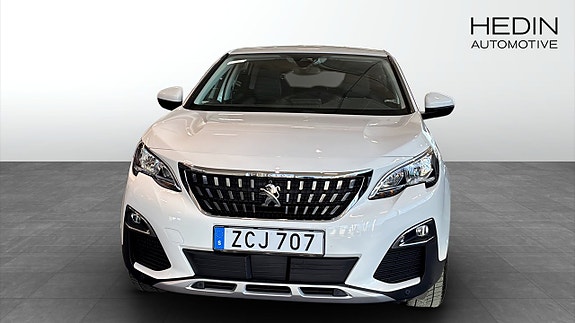 Peugeot 3008 2 of 5