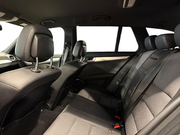 Mercedes-Benz C220 9 of 16