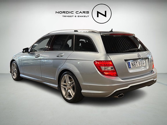 Mercedes-Benz C220 2 of 16