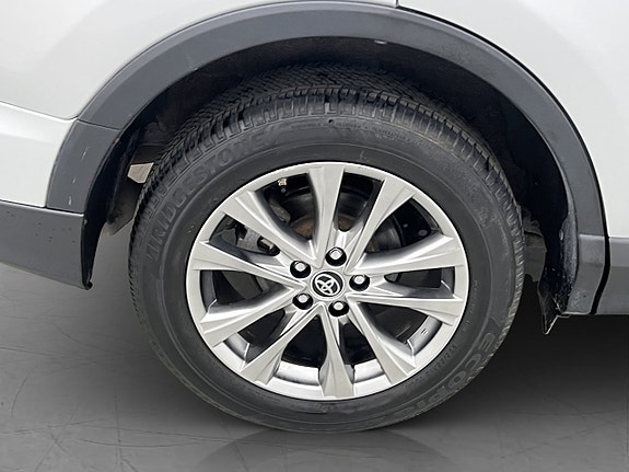 Toyota RAV4 29 of 30