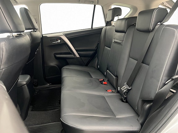 Toyota RAV4 27 of 30