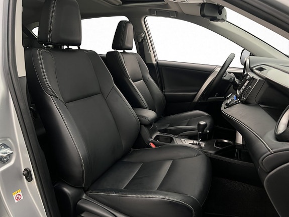 Toyota RAV4 25 of 30
