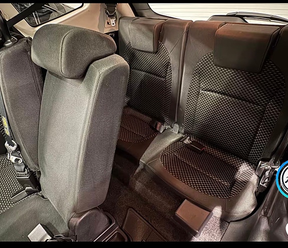 Nissan Qashqai+2 4 of 5