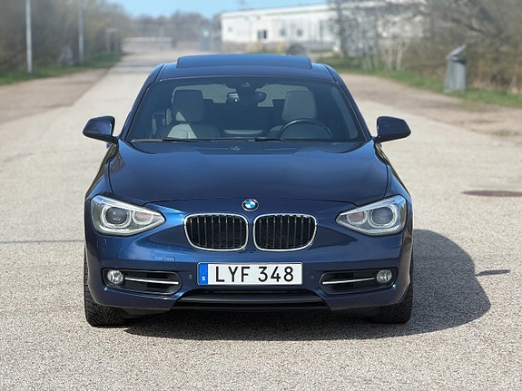 BMW 120d 2 of 5
