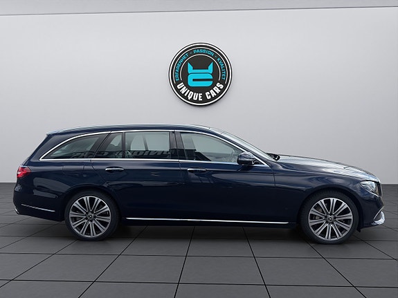 Mercedes-Benz E400 2 of 23