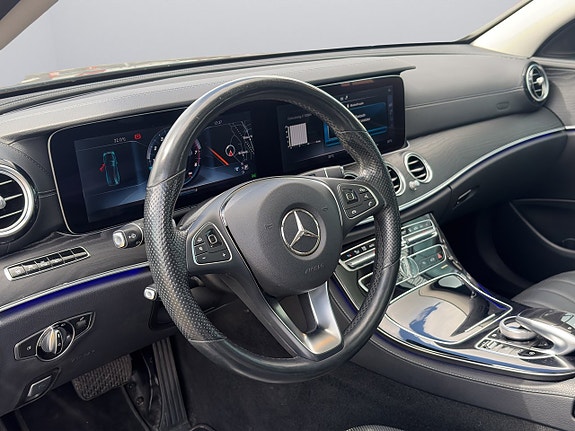 Mercedes-Benz E400 12 of 23