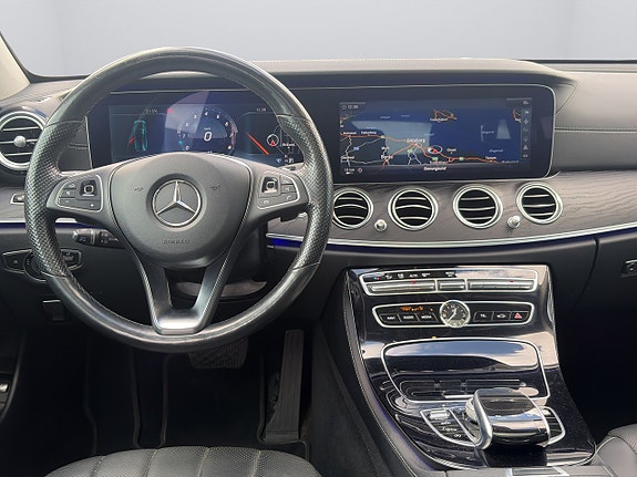 Mercedes-Benz E400 10 of 23
