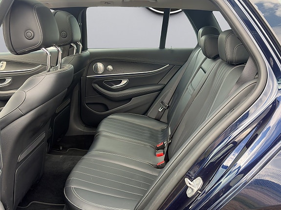Mercedes-Benz E400 22 of 23