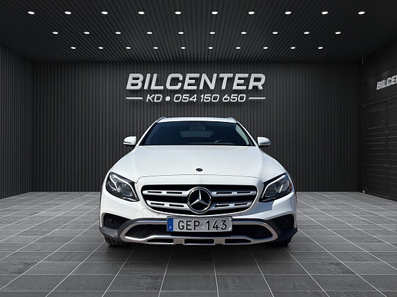 Mercedes-Benz E220 d 2 of 5