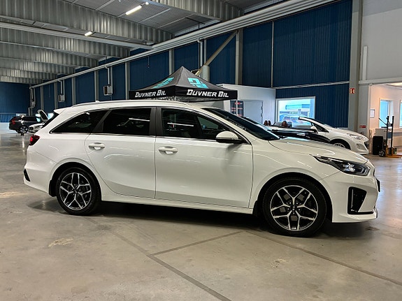 Kia Ceed 2 of 5