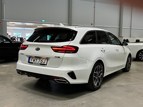 Kia Ceed 3 of 5