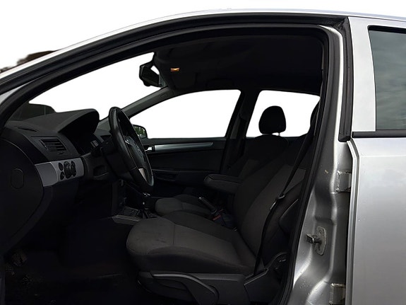 Opel Astra 12 of 21