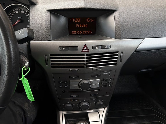 Opel Astra 11 of 22