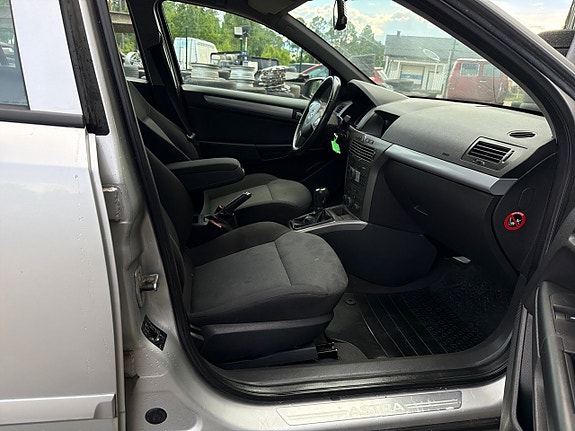 Opel Astra 13 of 22
