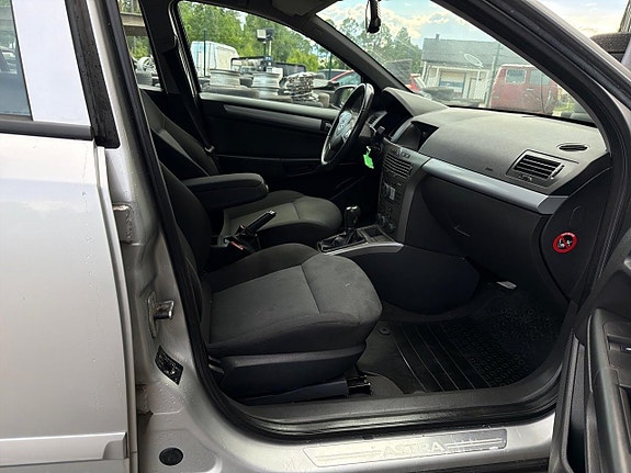 Opel Astra 13 of 21