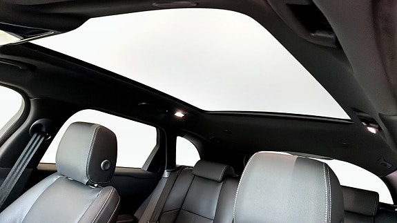 Land Rover Range Rover Velar 12 of 15