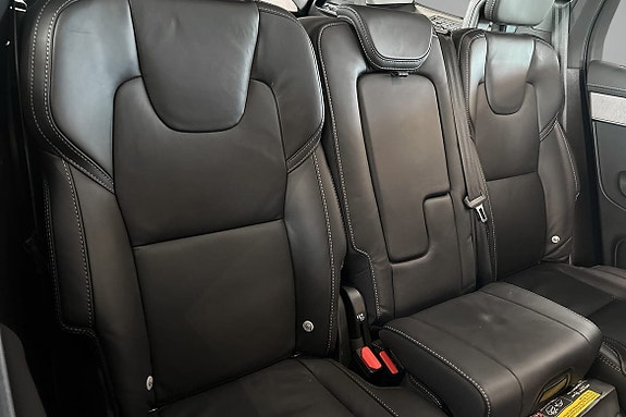 Volvo XC90 11 of 24