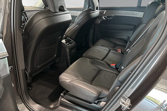 Volvo XC90 8 of 24