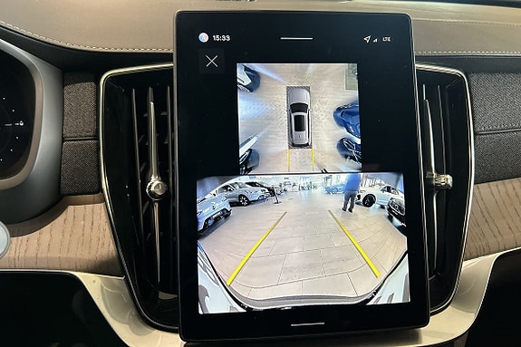 Volvo XC90 18 of 24