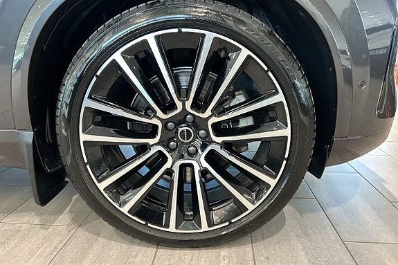 Volvo XC90 12 of 24