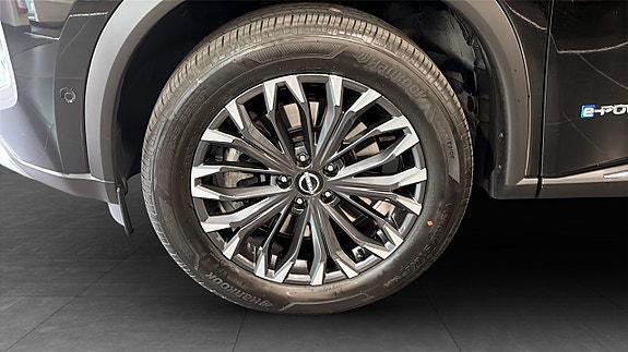 Nissan X-Trail 9 of 9
