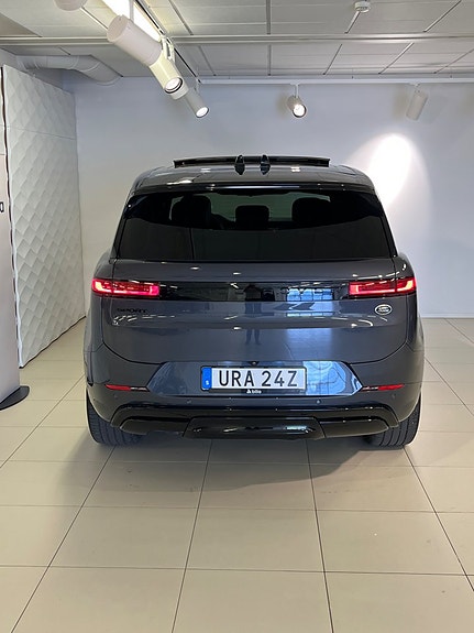Land Rover Range Rover Sport 5 of 5