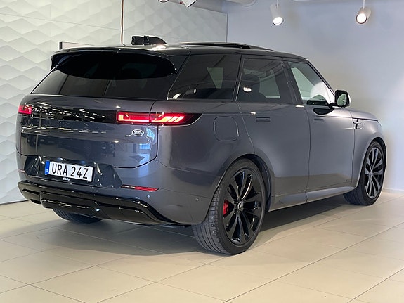 Land Rover Range Rover Sport 4 of 5