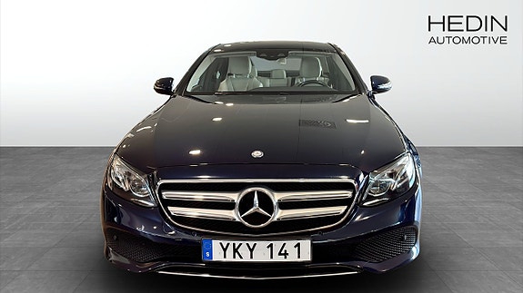 Mercedes-Benz E220 8 of 10