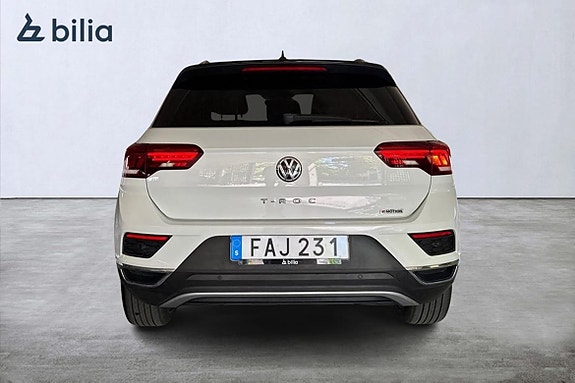 Volkswagen T-Roc 4 of 5