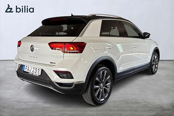 Volkswagen T-Roc 15 of 23